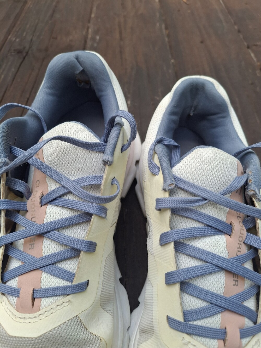 On Cloudrunner 2 Womens Size 9 - Picture 8 of 16